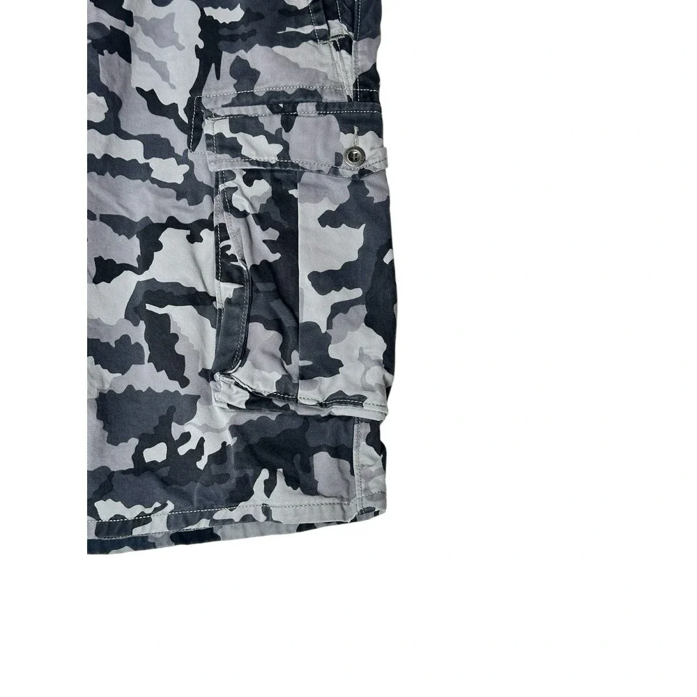 Levi's Camouflage Cargo Shorts Mens 42 Gray‎ Relaxed Hiking Outdoors Utility